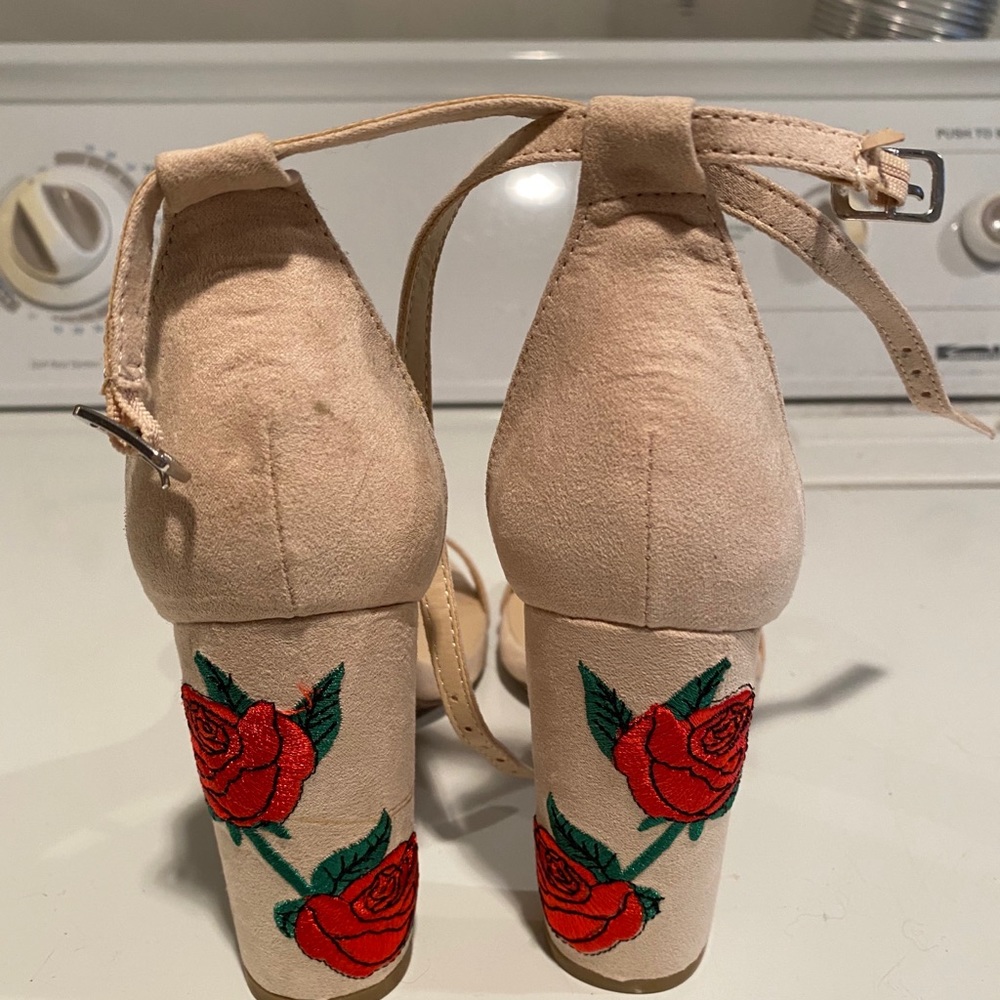 Gorgeous sandals, never worn - Picture 3 of 4